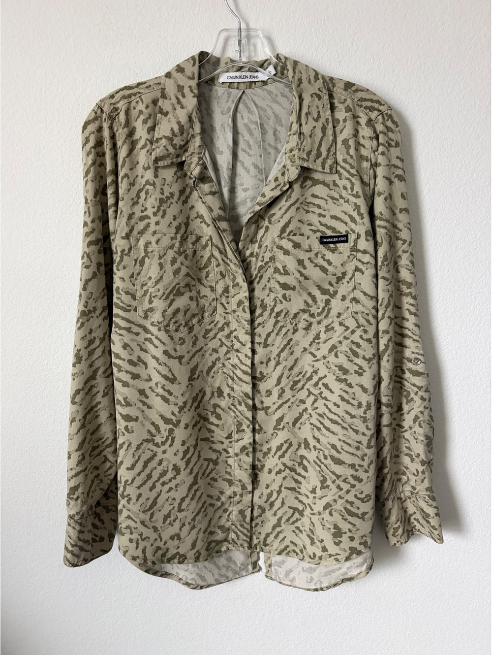 Calvin Klein Jeans Long Sleeve Collared Button Front Sage Green Geo Shirt Size M